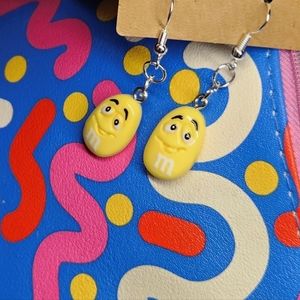 M&M earrings..fun..IMPORTANT UNLESS U WANT big s&h add couple things to Bundle..